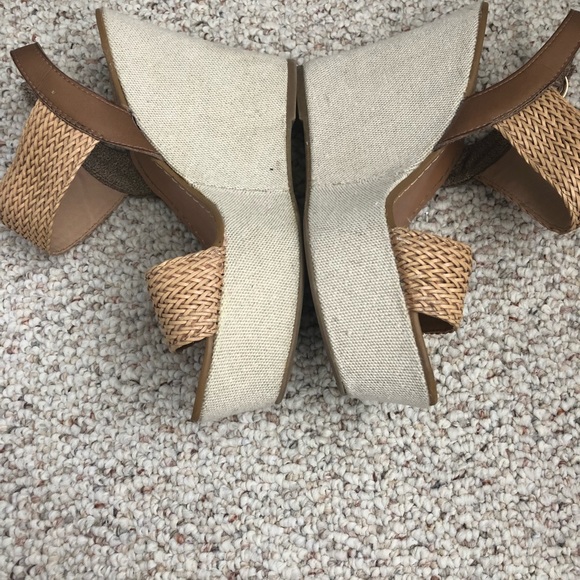 Steve Madden Woven wedged size 10 - Picture 5 of 7